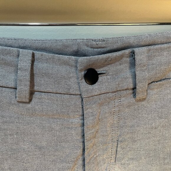 Lululemon Men's solid light gray flat front chino golf Shorts 30 10" inseam - Picture 1 of 5